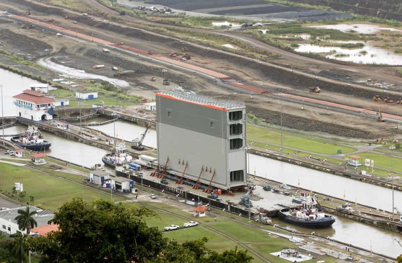 Illustration for article titled Así de gigantescas son las nuevas compuertas del Canal de Panamá